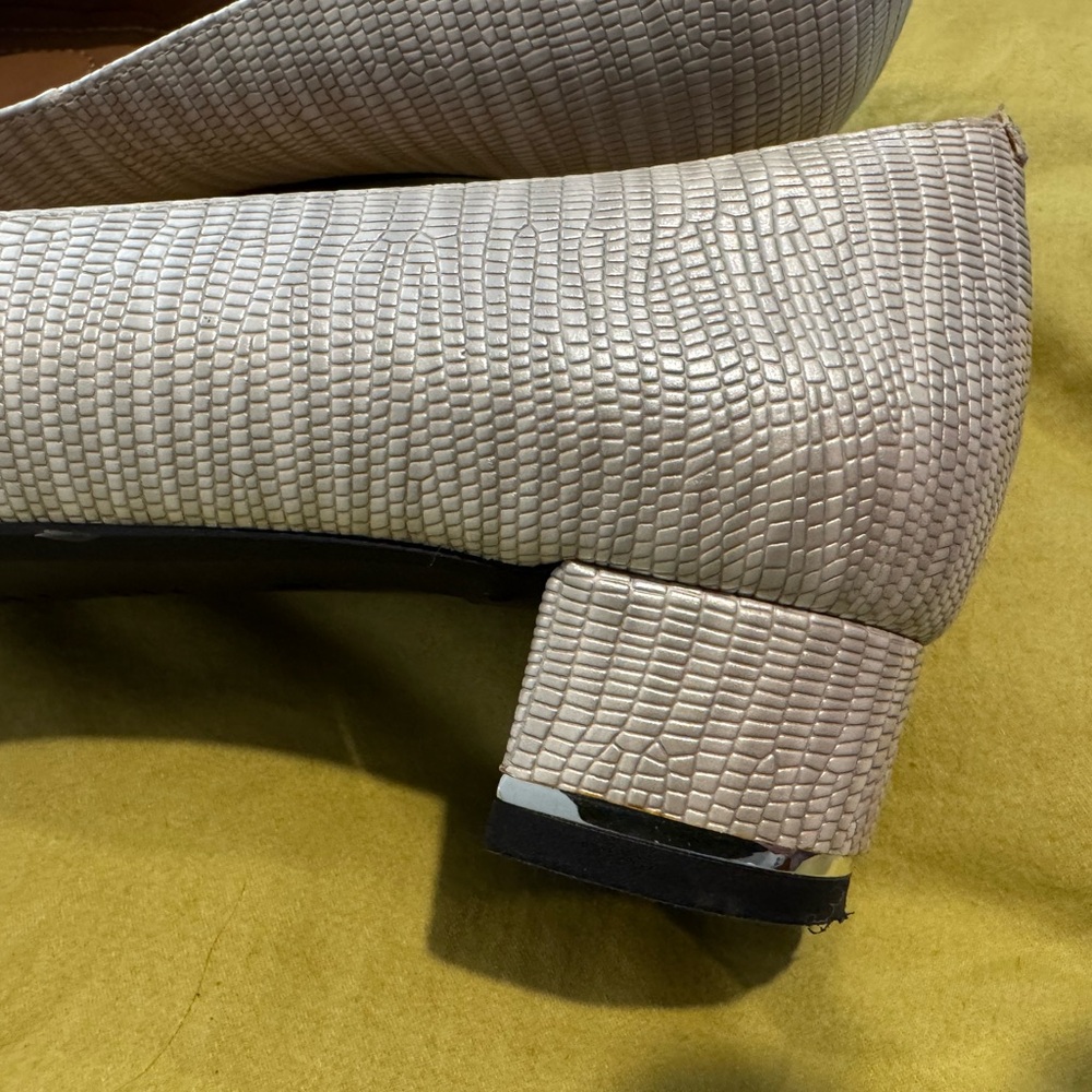 Cream Textured Flats with Rounded Toe - Picture 6 of 8